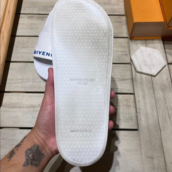 Men’s Givenchy Pool Slides - Picture 3 of 3